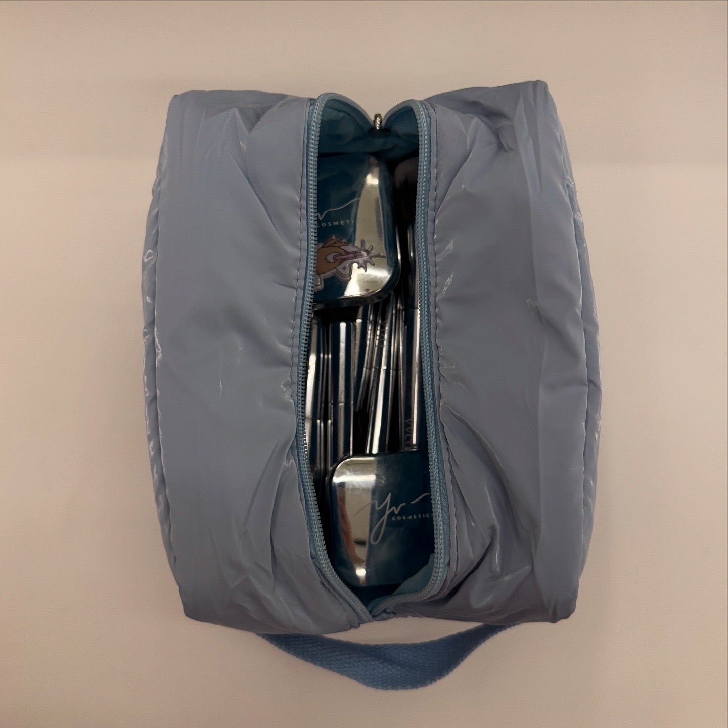 Yv Pouch